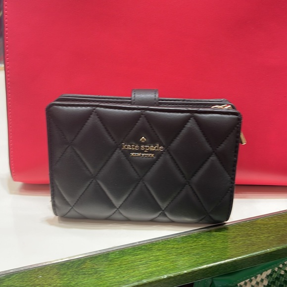 Kate Spade Carey Medium Compartment Bifold Wallet 
COLOR: Black
NWT - Picture 5 of 16